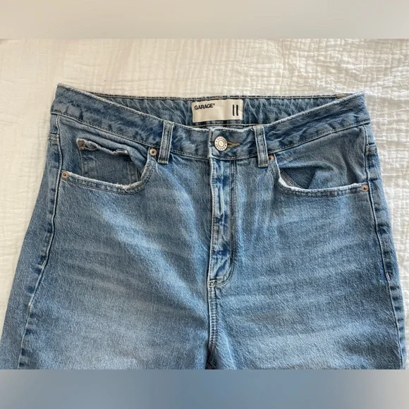 Mom Jeans - Picture 2 of 3